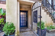 “Charming Garden Retreat – Where Comfort Meets Character”