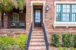 Beautiful Upper East River Retreat! - Garage Parking Included!