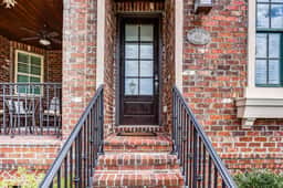 Beautiful Upper East River Retreat! - Garage Parking Included!