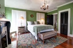 Jones Green Room Loft Apartment -Dog Friendly Upon Approval!