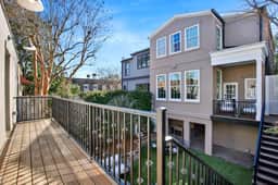 Downtown Savannah Studio Carriage House – Walk Everywhere
