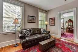 Classic Jones Street Apartment-Off Street Parking Spot Included!