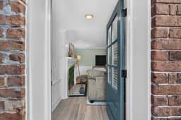 Historic Garden Retreat in the Heart of Downtown Savannah with parking! - Image 2