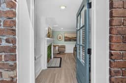 Historic Garden Retreat in the Heart of Downtown Savannah with parking! - Image 2