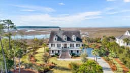 Stay Awhile & Feel at Home at Noble View in Savannah - Image 4