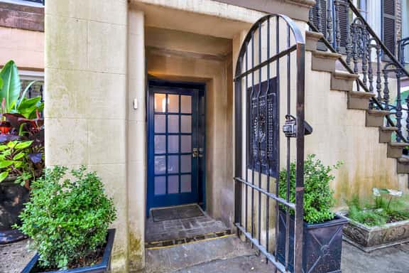 “Charming Garden Retreat – Where Comfort Meets Character” - Image 1