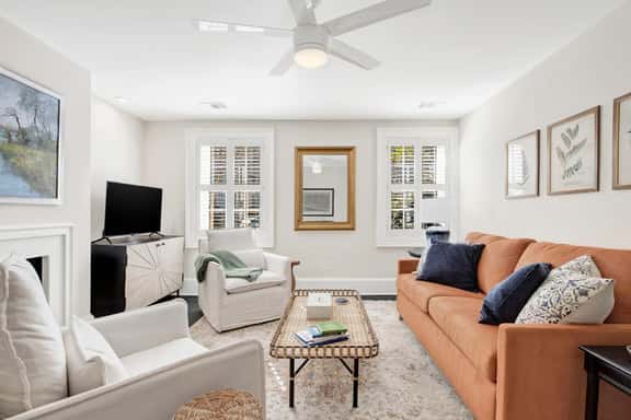 Hidden Garden Retreat in the Heart of Downtown Savannah - Image 1
