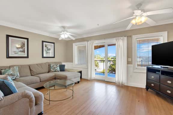 Coastal Retreat on Tybee Island – Steps to the Beach - Image 1