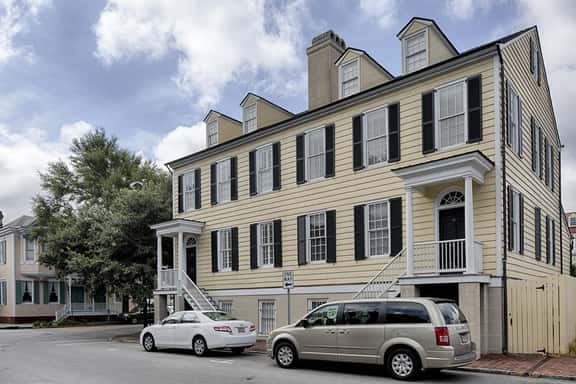 Congress Garden Suite- Off Street Parking Included! - Image 1