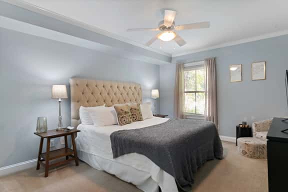 Historic District Garden Condo-Garage Parking! Pets Upon Approval! - Image 1
