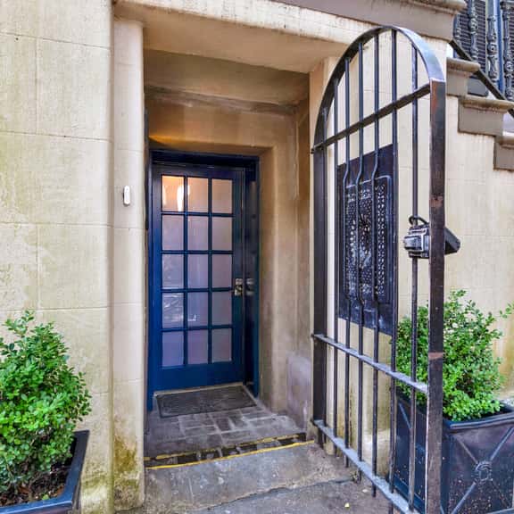“Charming Garden Retreat – Where Comfort Meets Character” - Image 1