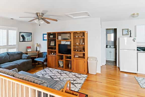 Stunning Liberty Lane Carriage House.