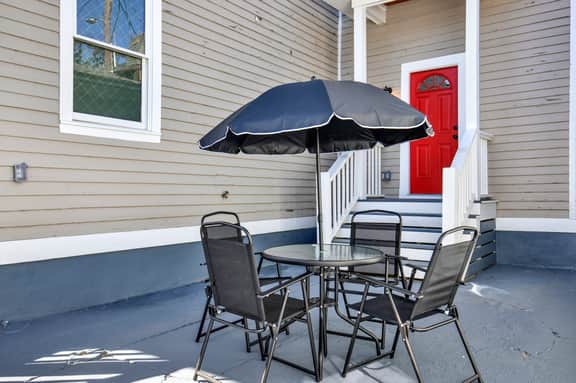 Charming 3BR Stay in the Center of Savannah | Sleeps 7+