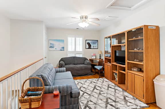 Stunning Liberty Lane Carriage House.