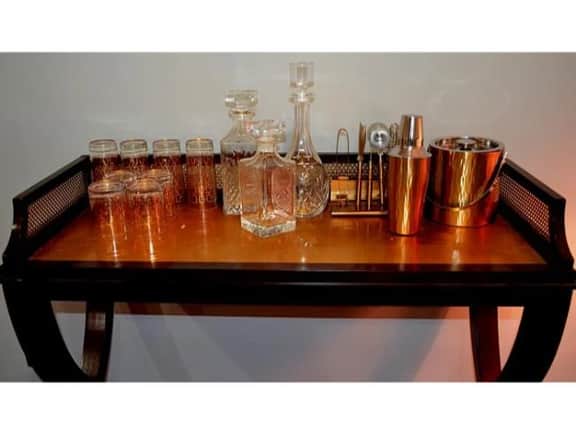 E Jones St Luxury Garden Apartment-Dog Friendly!