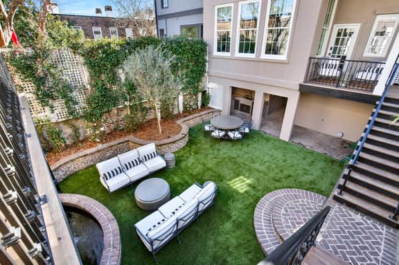 Downtown Savannah Studio Carriage House – Walk Everywhere