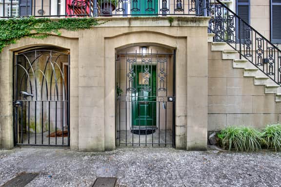 Darling Garden Apartment on Charlton