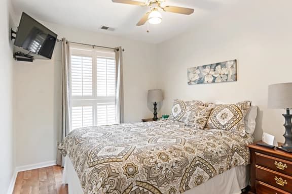 Stunning Liberty Lane Carriage House.