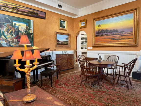 Elegant Victorian Stay Near Forsyth Park