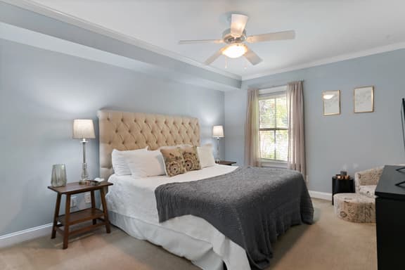Historic District Garden Condo-Garage Parking! Pets Upon Approval!